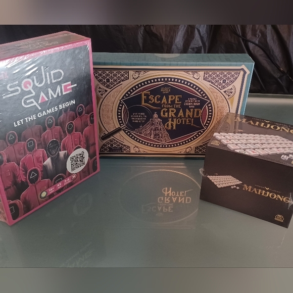 Squid Game Board Game Strategy Puzzle Mahjong Family Escape from the Grand Hotel